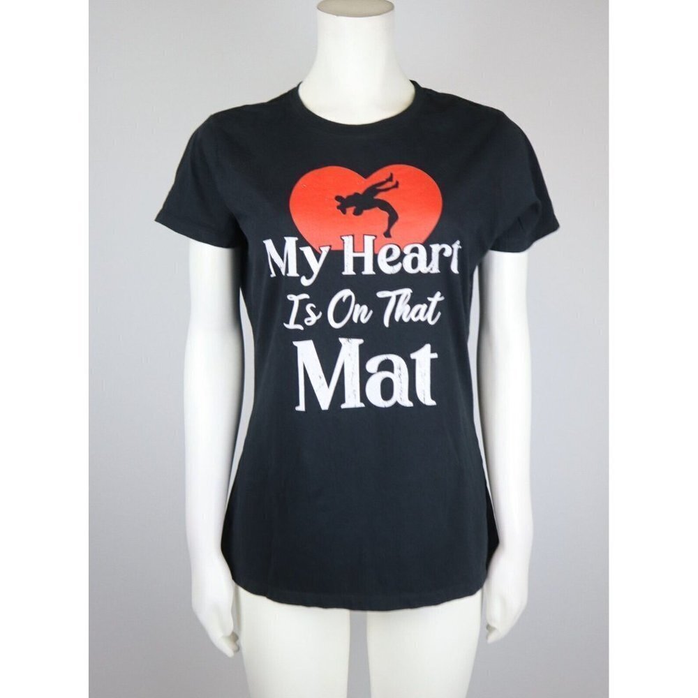 MY HEART IS ON THAT MAT - WOMEN'S BLACK FITTED T-SHIRT - SIZE M